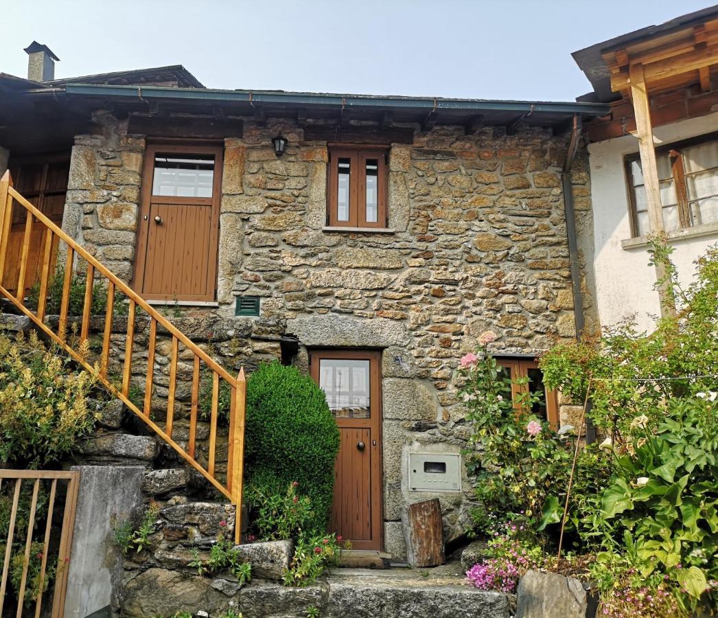 Toca Do Esquilo - Montesinho Villa Montezinho ภายนอก รูปภาพ